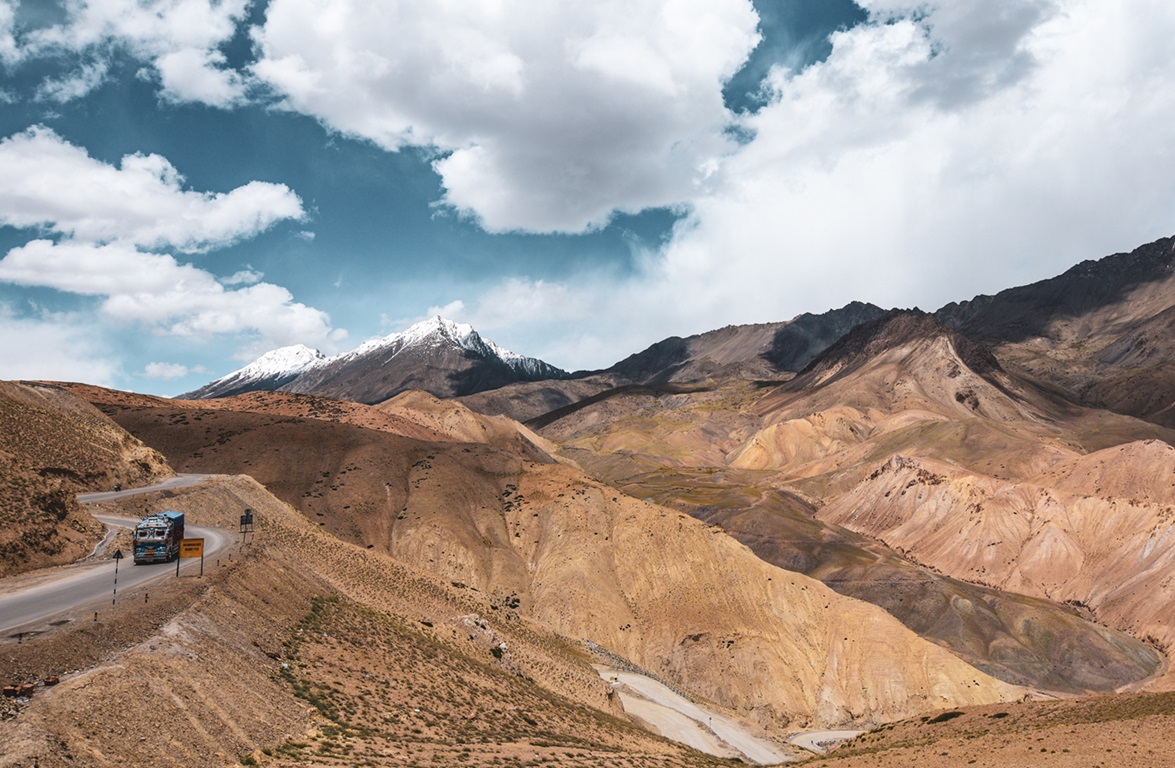 Bergpas bij Fotu-La (4108 meter) in de Indiase grensprovincie Ladakh.